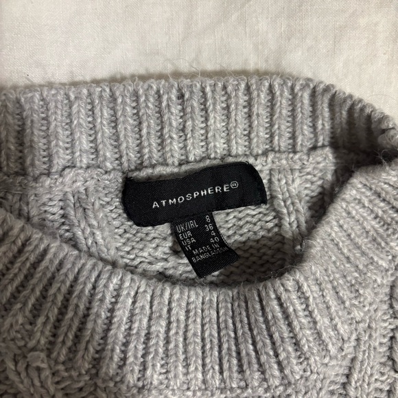 Light grey cable knit sweater - Picture 2 of 3